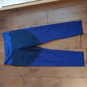 Under Armour Women's sports leggings size‎ Medium